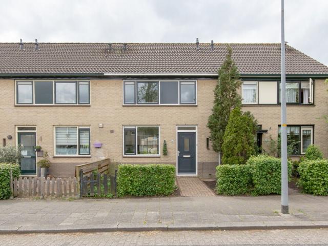 Eengezinswoning, geschakelde woning te huur in Almere