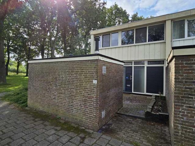 Eengezinswoning, eindwoning te huur in Emmen