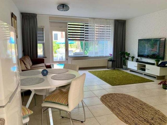 Eengezinswoning, eindwoning te huur in Zwaag