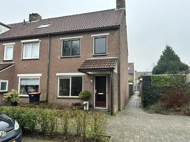 Eengezinswoning, eindwoning te huur in Zwaag