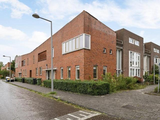 Eengezinswoning, eindwoning split level woning te huur in Den Haag