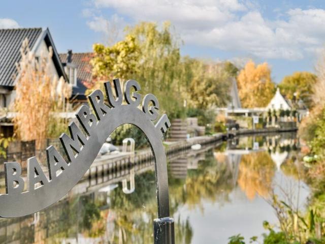 Eengezinswoning, hoekwoning te huur in Baambrugge