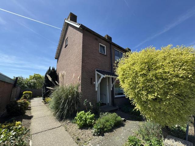 Eengezinswoning, hoekwoning te huur in Rheden