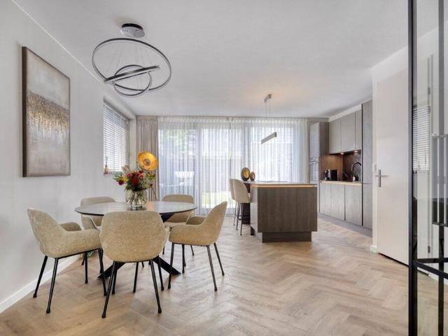 Eengezinswoning, Hoekwoning te huur in Rotterdam