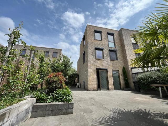 Eengezinswoning, hoekwoning te huur in Rotterdam