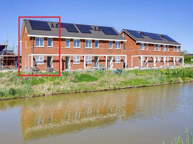 Eengezinswoning, hoekwoning te huur in Strijen