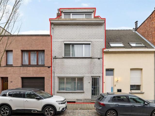 Eengezinswoning te koop voor 349000 euro met 3 slaapkamers
