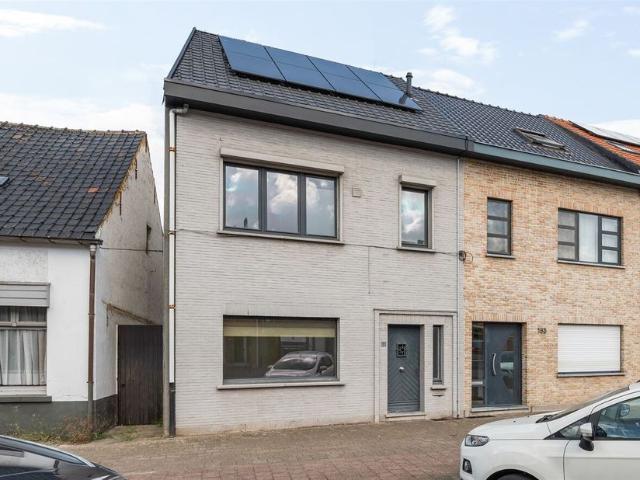 Eengezinswoning te koop voor 349000 euro met 3 slaapkamers