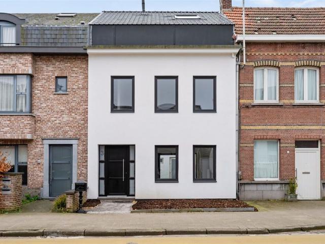 Eengezinswoning te koop voor 390000 euro met 4 slaapkamers