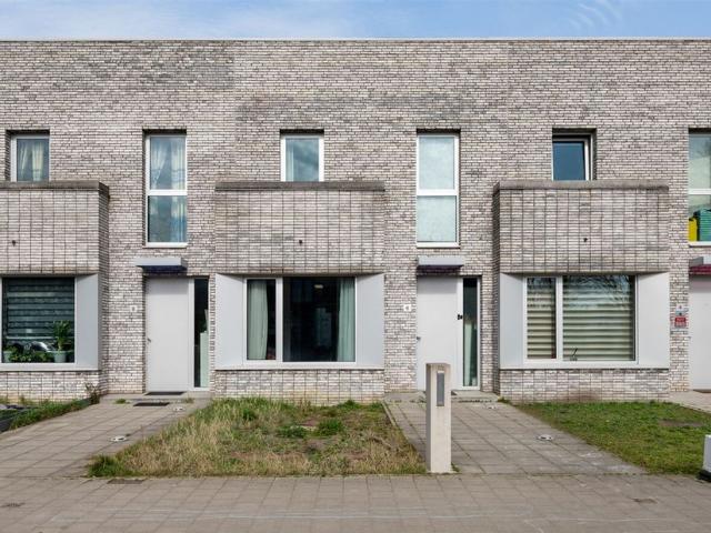Eengezinswoning te koop voor 395000 euro met 4 slaapkamers