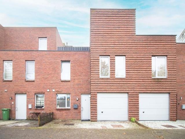 Eengezinswoning te koop voor 399000 euro met 4 slaapkamers