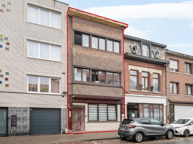 Eengezinswoning te koop voor 399000 euro met 4 slaapkamers