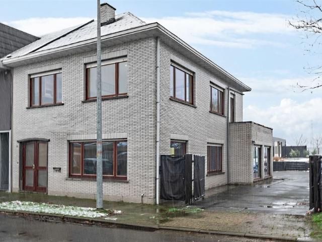 Eengezinswoning te koop voor 399000 euro met 4 slaapkamers