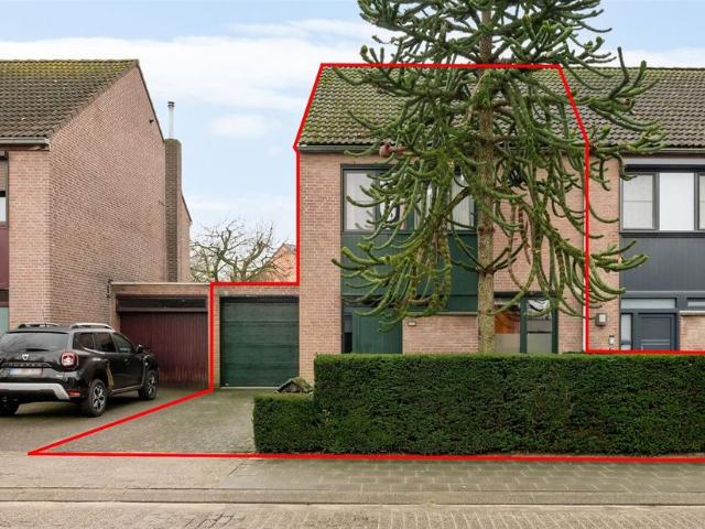 Eengezinswoning te koop voor 325000 euro met 4 slaapkamers