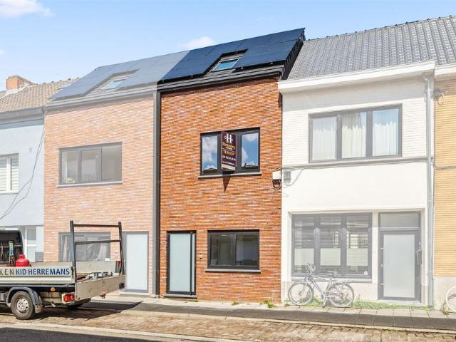Eengezinswoning te koop voor 479000 euro met 4 slaapkamers