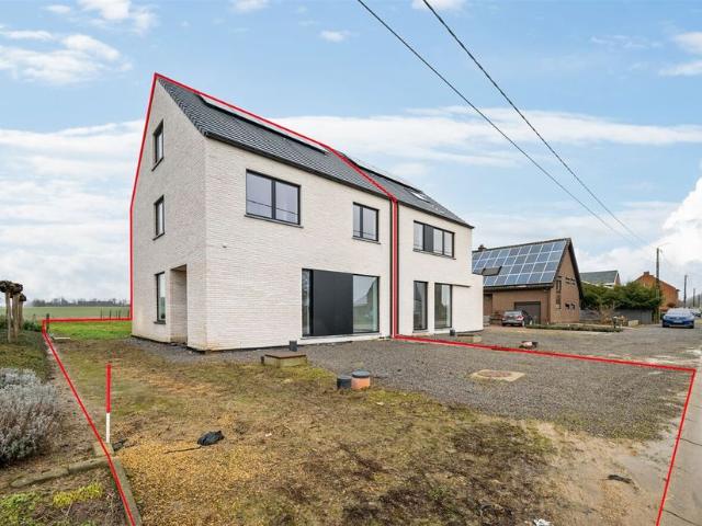 Eengezinswoning te koop voor 499000 euro met 3 slaapkamers