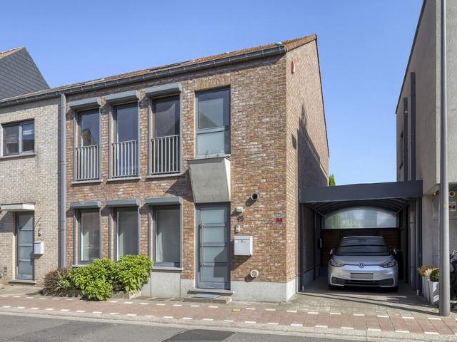 Eengezinswoning te koop voor 569000 euro met 4 slaapkamers