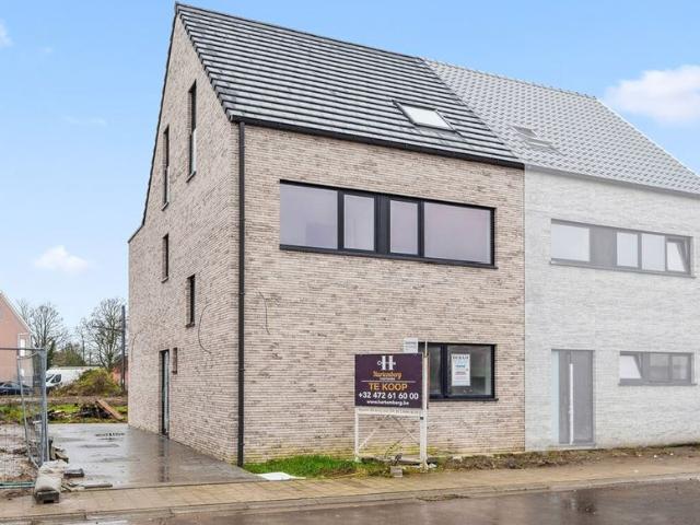 Eengezinswoning te koop voor 599000 euro met 5 slaapkamers