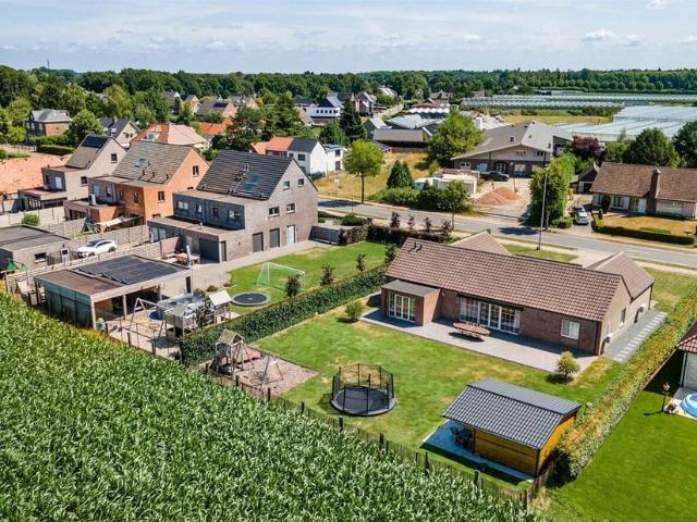 Eengezinswoning te koop voor 675000 euro met 3 slaapkamers