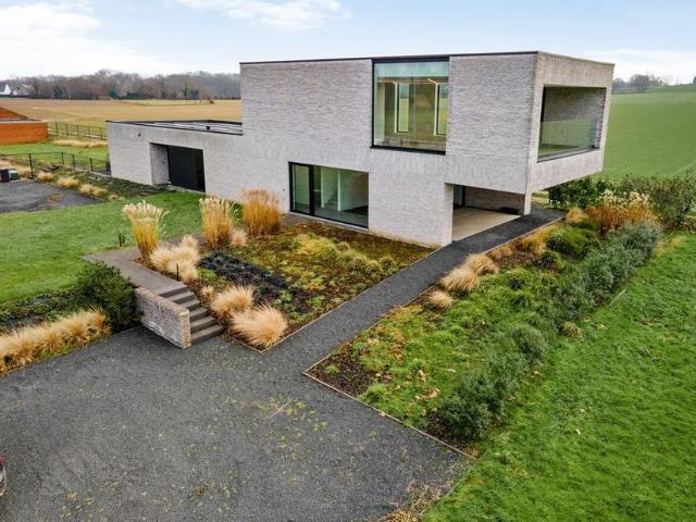 Eengezinswoning te koop voor 850000 euro met 3 slaapkamers