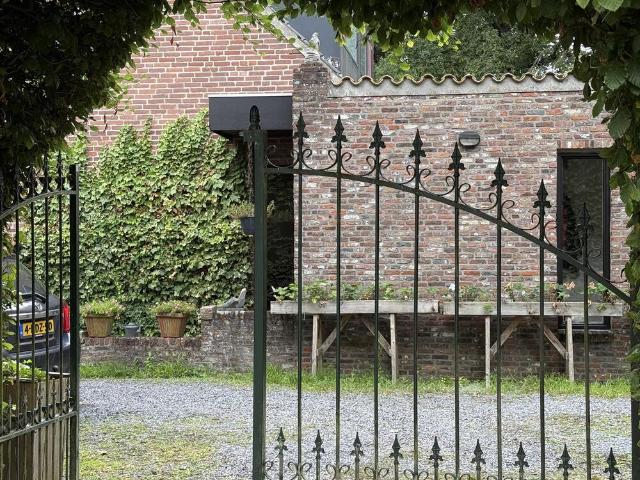 Eengezinswoning, geschakelde woning te huur in Breda