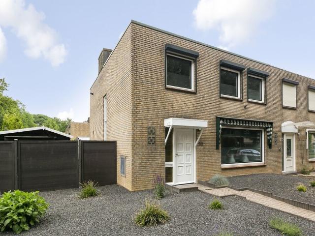 Eengezinswoning, hoekwoning te huur in Geleen