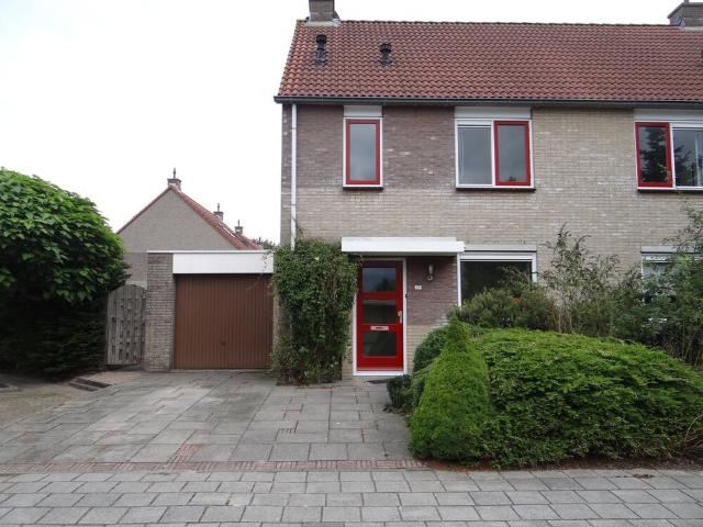 Eengezinswoning, geschakelde 2 onder 1 kapwoning te huur in Leeuwarden