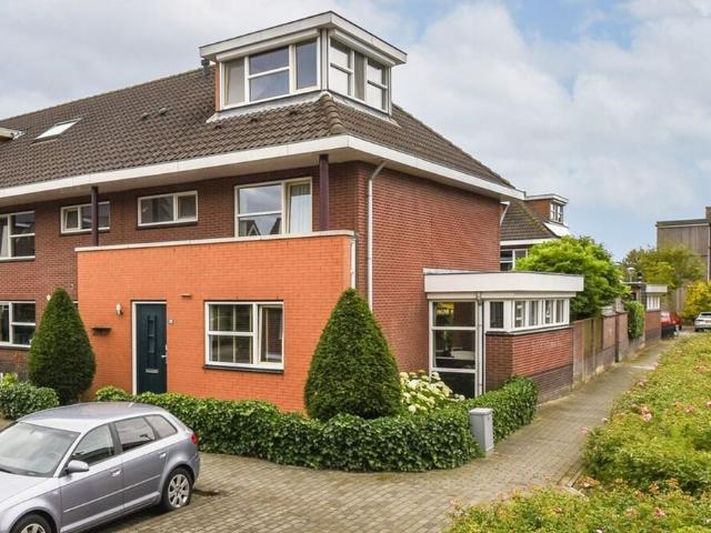 Eengezinswoning, hoekwoning te huur in Nieuw Vennep