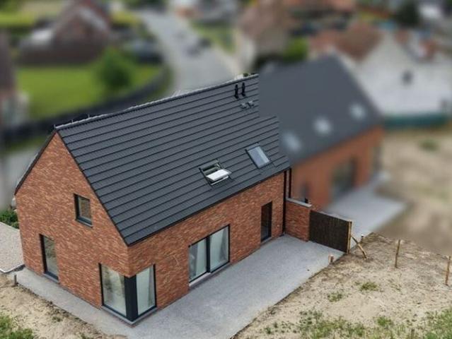 Eengezinswoning te huur in Péruwelz voor € 1.300 met 3 slaapkamers