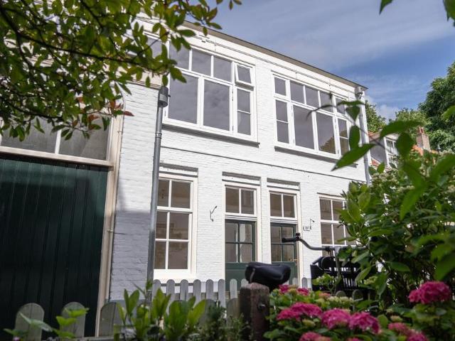 Eengezinswoning, tussenwoning hofjeswoning te huur in Den Haag