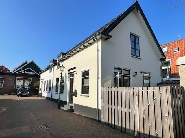Eengezinswoning, tussenwoning te huur in Bunschoten Spakenburg
