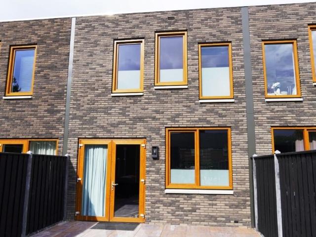 Eengezinswoning, tussenwoning te huur in Hoogeveen