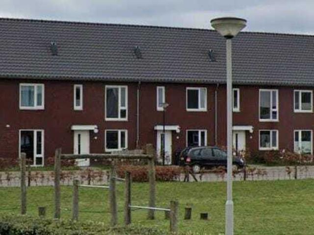 Eengezinswoning, tussenwoning te huur in Oost West en Middelbeers