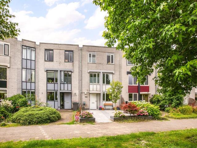 Eengezinswoning, tussenwoning te huur in Uithoorn
