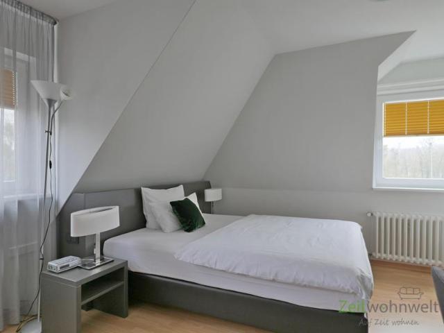 EF0423_M Kassel Stadt: Bad Wilhelmshöhe, möbliertes Apartment mit großer Fensterfront, WLAN inklusive
