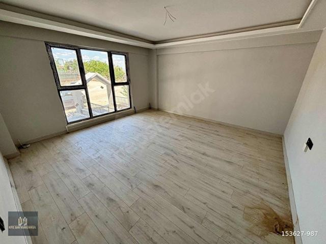 EFE GAYRİMENKUL'DEN BEŞİKKAYA'DA KÖY PARKA KOMŞU Y. GİRİŞ DAİRE