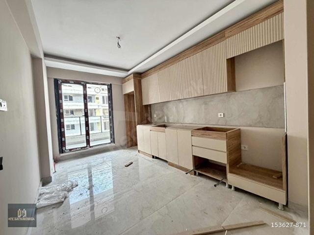 EFE GAYRİMENKUL'DEN SİTE İÇERİSİNDE ARA KATTA SIFIR GENİŞ DAİRE