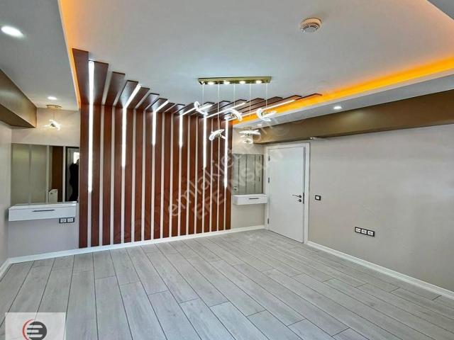 Efe İnşaat'tan Güvenlikli,metrobüse Yakın Site İçi Satılık Daire