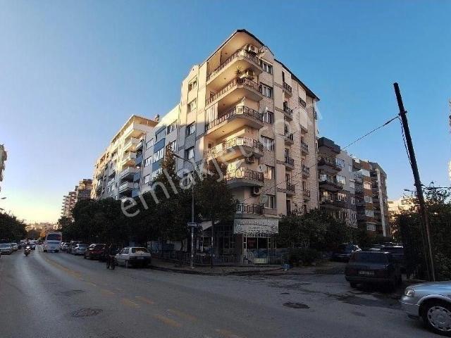 Efeler Cumhuriyet Mahallesi'nin En Güzel Yerinde Kiralık Doğalgazlı Asansörlü 3+1 Daire!