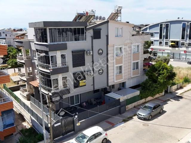 Efelerde Ful Eşyalı Tripleks Villa
