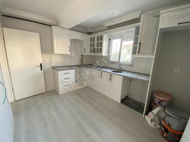 Efendi Mah Eski İstanbul Yolu Yakını Arakat 2+1 100 M2 Arakat