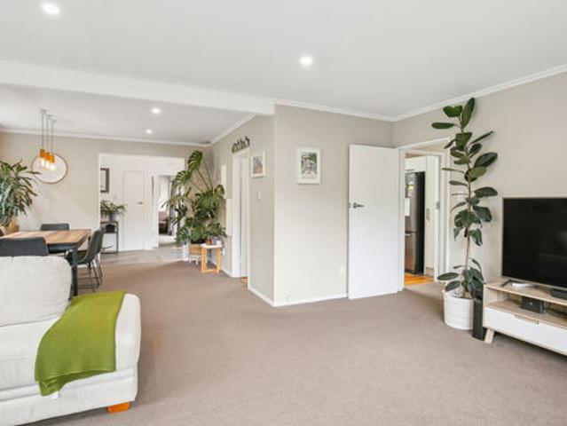 Effortless Living Seamless Indoor Outdoor Flow!