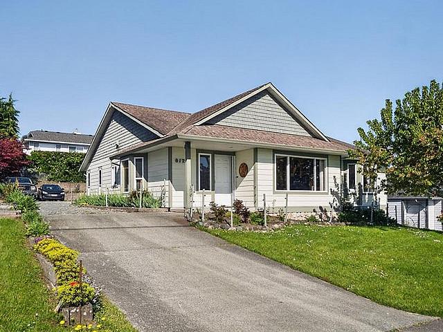 Effortless West Coast Living In 2 Bed + Den Rancher In Crofton