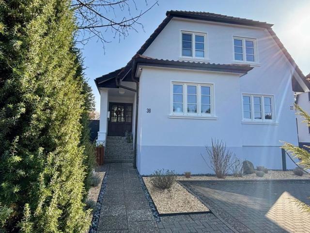 EFH hochwertig saniert & modernisiert, mit wohnlich ausgebautem Untergeschos