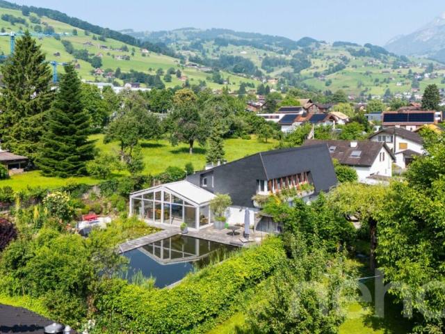 EFH in Grabs mit Naturpool, Privatsphäre & Gartenidylle