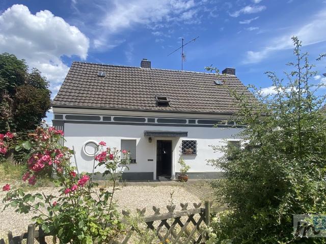 EFH mit großer Scheune in Düsseldorf Himmelgeist