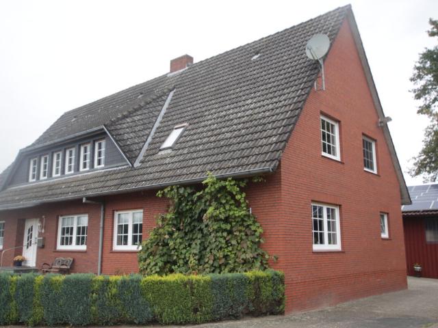 Charmantes Haus mit Pferdeställen sucht Sie als neuen Eigentümer