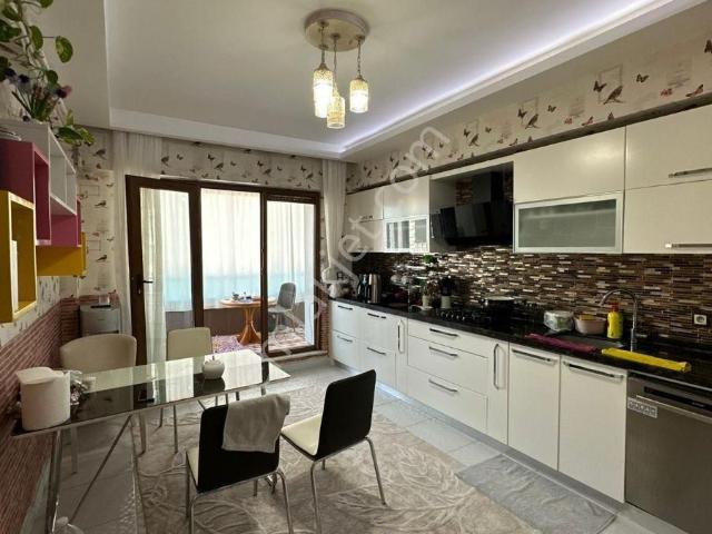 Şefikcanda Site İçi Arakat 3 Cepheli 4+1 Satılık Daire