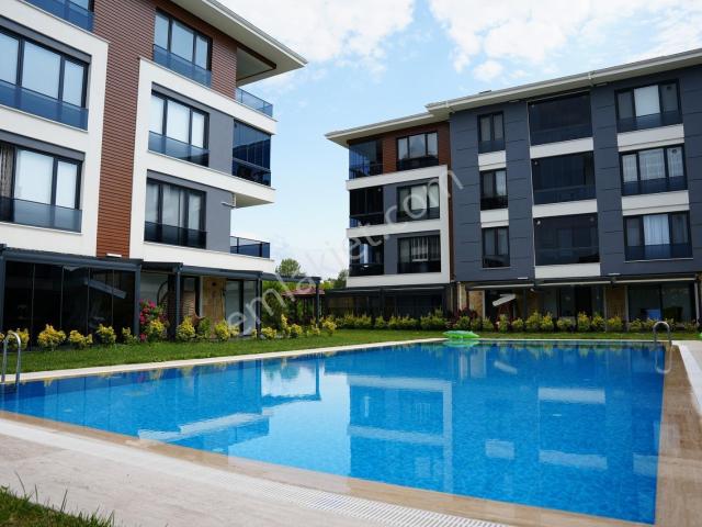 Efirli'de Havuzlu Sitede, 110 M², Sıfır Eşyalı 2+1 Lüks Daire