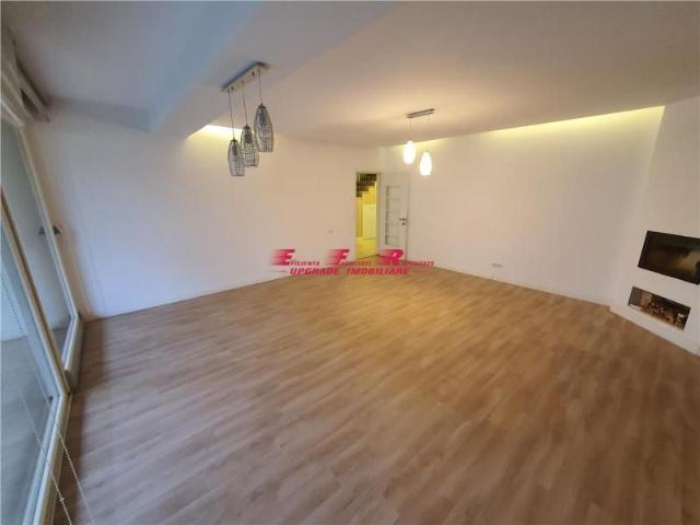 EFR UPGRADE IMOBILIARE Vila 7 camere de vanzare imobil nou